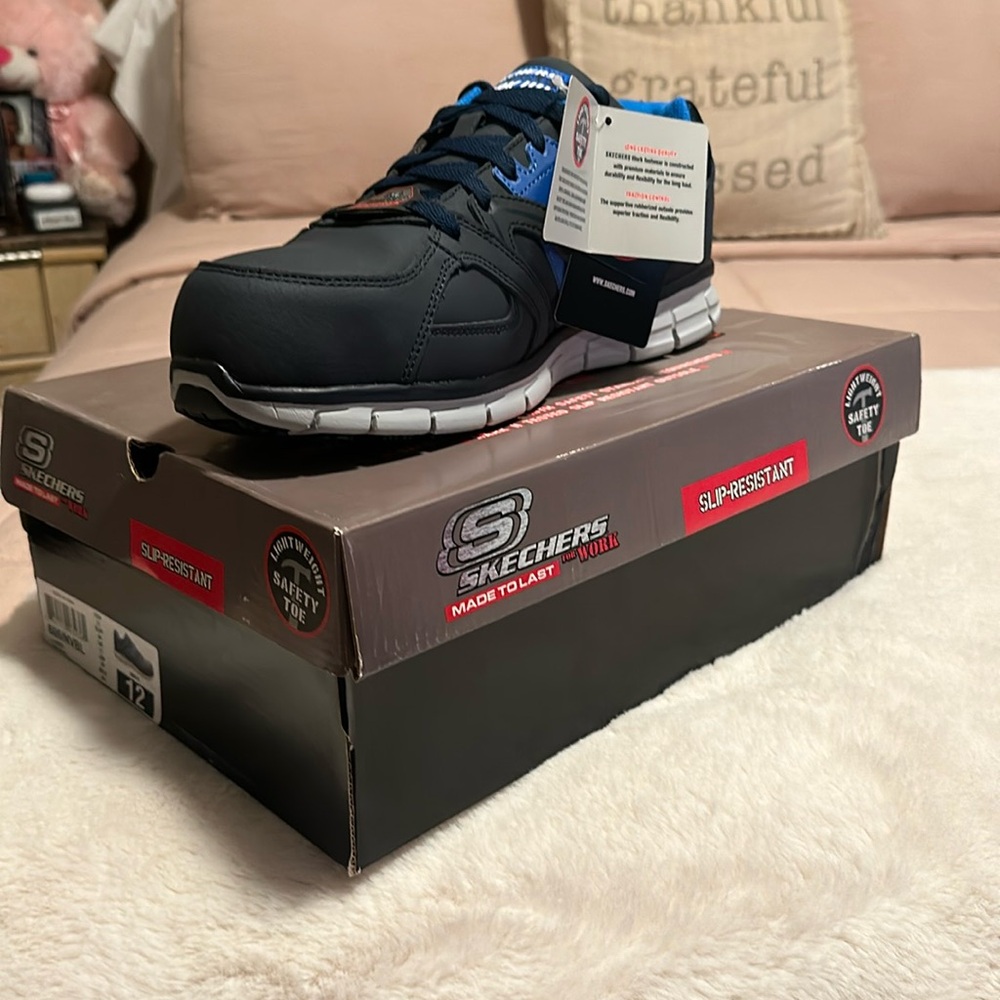 Comfortable to work in! Keeps your foot safe.